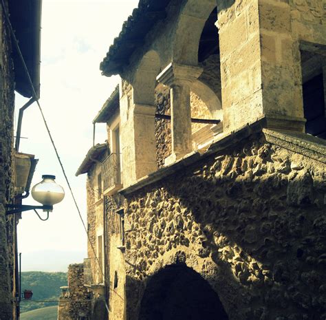 Medieval borgo of Santo Stefano di Sessanio (Abruzzo, Italy). Photo by Cinzia Carboni | Old ...