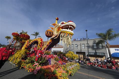 Rose Parade kicks off with an enthusiastic crowd - Los Angeles Times