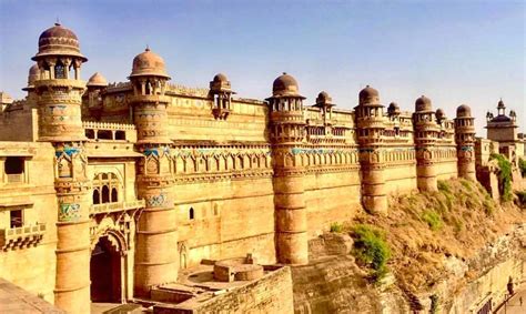 Gwalior Fort: History, Images, Timings & Interesting Facts - That Stunning Guy