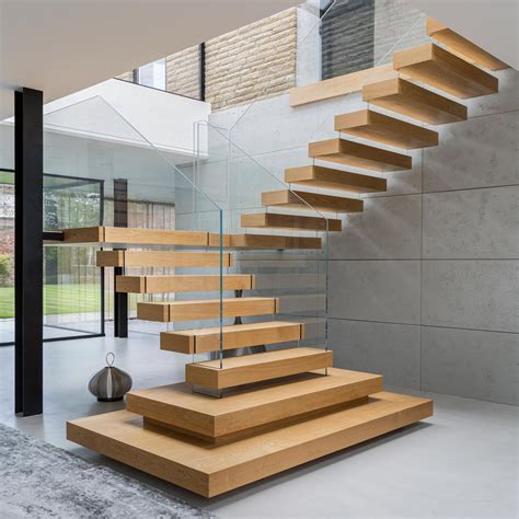 floating treads staircase | bespoke oak staircase | Bisca