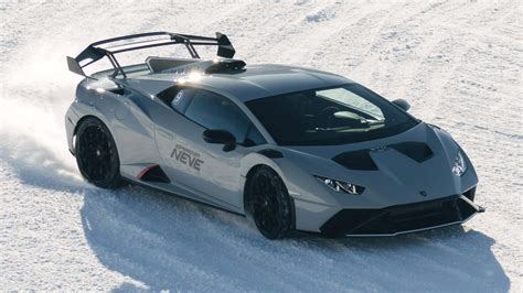 Lamborghini Huracan, Urus Playing In Snow Looks Like A Fun Vacation In New Zealand