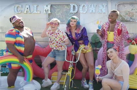 Taylor Swift’s ‘Friends & Neighbors’ BTS Video For ‘You Need To Calm Down’: Watch | Billboard ...