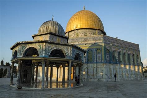 "Israel trying to take control of al-Aqsa mosque" - Hawzah News Agency