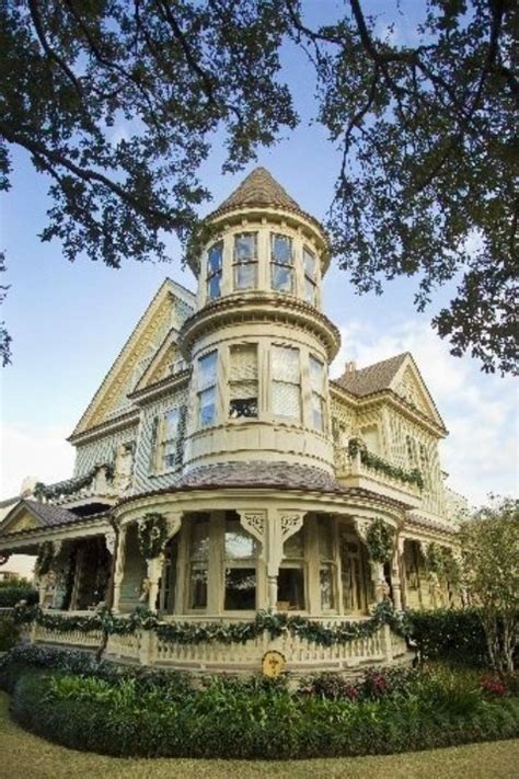 17 Best images about Victorian Homes!! on Pinterest | Queen anne ...