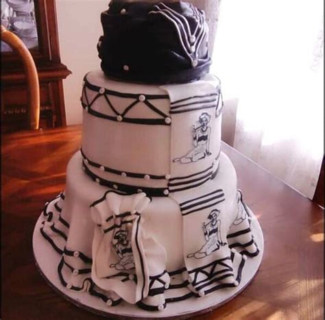 Umbhaco and Doek Inspired Traditional Wedding Cake | Clipkulture ...