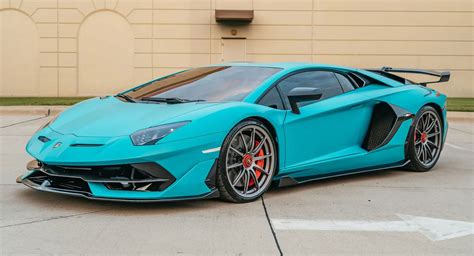 Vivid Blue Lamborghini Aventador SVJ Is Simply About Good - CNNislands