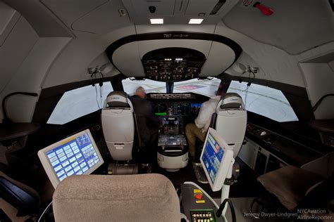 An Inside Look at Boeing’s 787 Dreamliner Flight Simulator ...