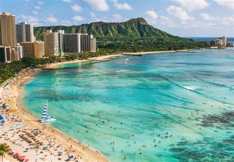 The Most Beautiful Beaches In Honolulu, HI | CuddlyNest