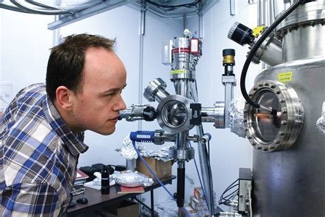 Physics professor wins Canadian Light Source research award - College of Arts and Science ...