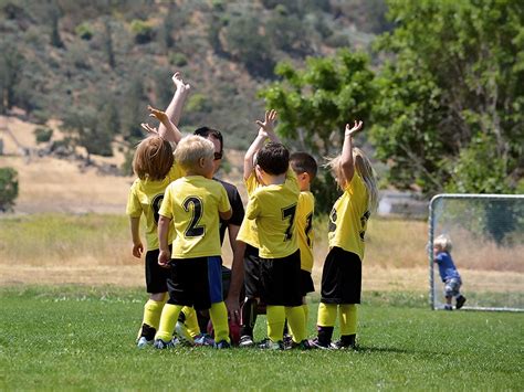 Involve your kids in sports - The Hemet & San Jacinto Chronicle