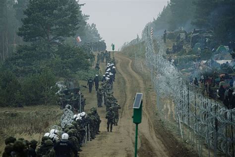 Belarus Calls Poland's Closing of Border Crossing Point 'Catastrophic'