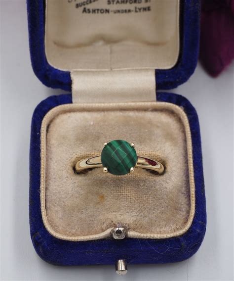 9ct Gold Malachite Ring, Size N 1/2 or 7.25