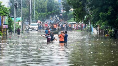 Woman dead, 400 rescued as heavy rains flood several parts of Nagpur | Mumbai news - Hindustan Times