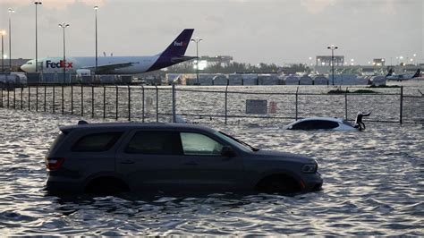 Fort Lauderdale begins long recovery as floodwaters recede | CNN