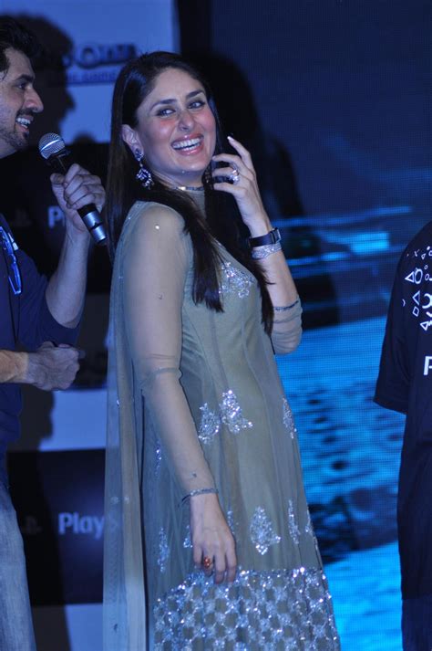 Kareena Kapoor laughing at film Ra : rediff bollywood photos - photo 14 ...