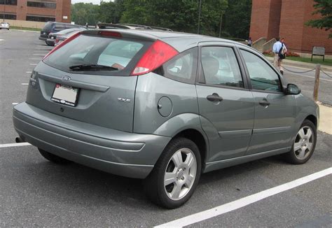 File:05-07-Ford-Focus-ZX5.jpg - Wikimedia Commons