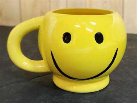 VINTAGE YELLOW SMILEY Face Emoji Coffee Mug Smile Cup Mug Retro $9.99 ...