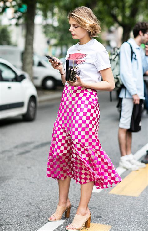 10 Graphic Tee Outfits to Try This Fall | WhoWhatWear