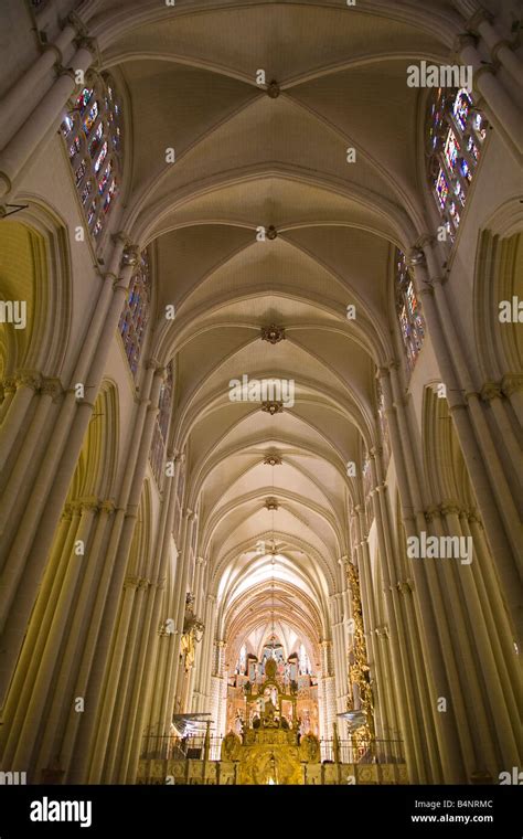 Toledo spain cathedral interior hi-res stock photography and images - Alamy