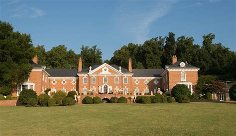 Top 5 Pet Friendly Hotels in Virginia | TripsWithPets.com