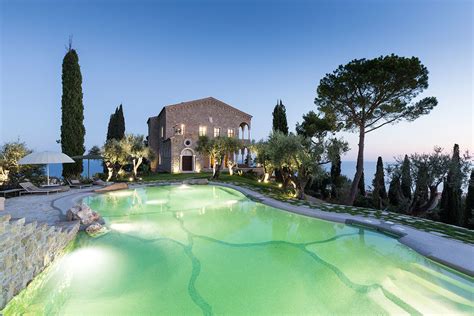 A Renovated Villa on the Coast of Italy with Painterly Views - Mansion Global