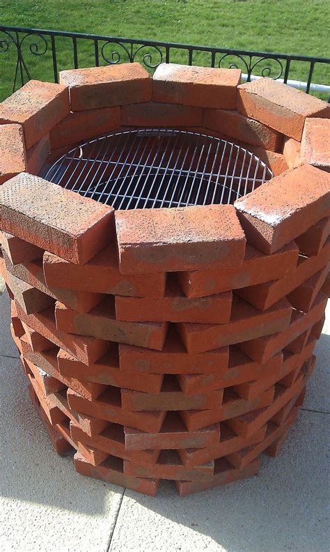 Awesome 20+ Nice DIY Backyard Brick Barbecue Ideas https://pinarchitecture.com/20-nice-diy ...