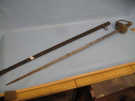 Toledo steel bladed sword with eagle emblem to the hilt : Lot 115