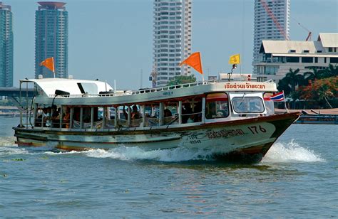 Bangkok - Chao Phraya : Tourists did not know they needed to buy boat ...