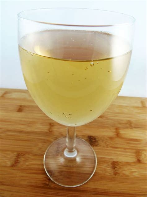 Need to Leave White Wine Out of a Recipe? Use This Substitute Dry White Wine, Red Wine, White ...