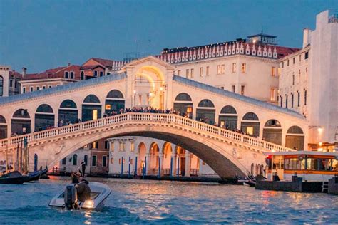 25 Incredible Venice Landmarks — The Discoveries Of