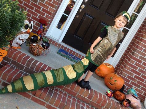 Really cool Halloween snake costume | Dschungel kostüm, Schlangen kostüm, Papagei kostüm selber ...