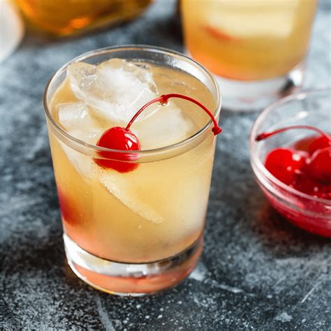 Whiskey Sour Cocktail Recipe | Culinary Hill