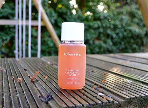 Elemis sensitive cleansing wash review