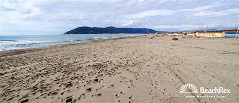 Beach Marina di Carrara - Carrara - Toscana - Italy | Tuscany beaches ...