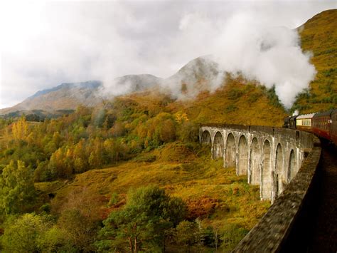 Glenfinnan Viaduct Favorite Places, Spaces, Mountains, Natural Landmarks, Structures, Nature ...