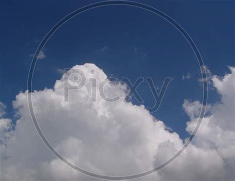 Image of Water vapor condenses into cloud-VB069106-Picxy