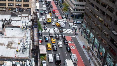 NYC unveils plan to close Midtown, Manhattan's 5th Avenue to cars for 3 ...