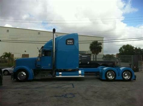 Custom Freightliner Classics | Custom Freightliner Classic | Pinterest ...