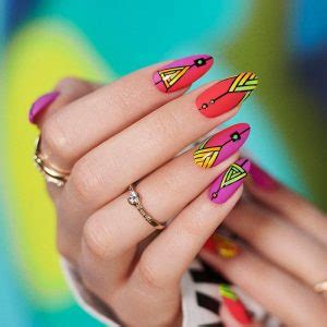 35 Geometric Nail Ideas for A Trendy Look – NailDesignCode