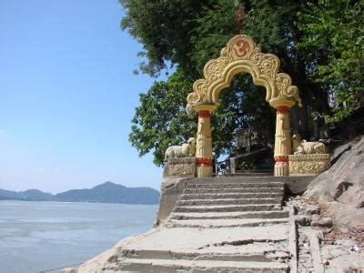 Umananda temple guwahati the Smallest inhabited riverine island in the world