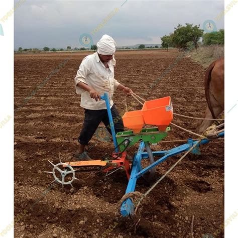 Made in India Manual Seed Drill Machine with 10 Feet Handle