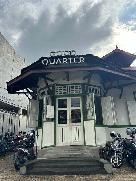 Samarinda Through Good Quarter. Looking at an old building in central ...