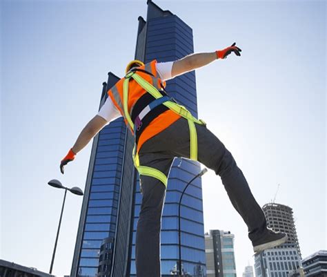 Protecting Against Fall Hazards in Construction | SafetyNow ILT