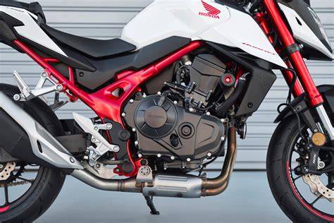 Honda debuts new in-line twin with the 2023 CB750 Hornet