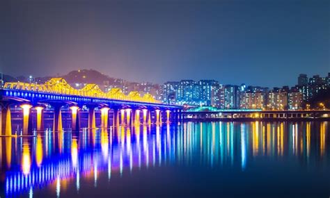 Premium Photo | Han river in Seoul