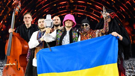 Eurovision: Ukraine's Kalush Orchestra wins amid war with Russia