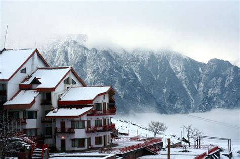 10 Auli Resorts For A Luxurious Stay In The Snow Meadow In 2023