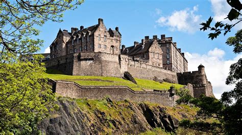 Castle Rock, Edinburgh, Edinburgh - Book Tickets & Tours | GetYourGuid