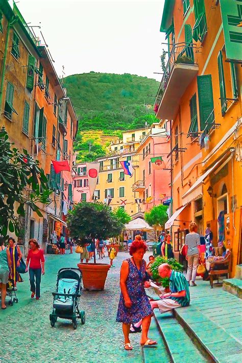 Narrow Street in Manarola Cinque Terre Italy 1e - 2TravelDads