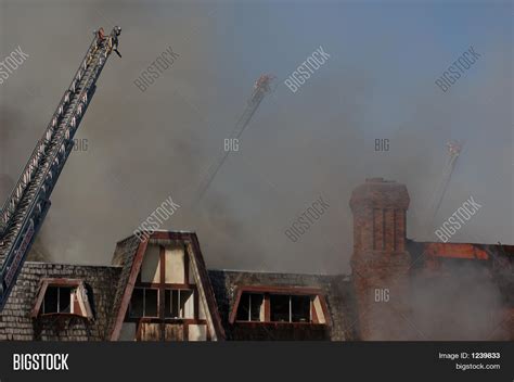 Large Apartment Fire Image & Photo (Free Trial) | Bigstock